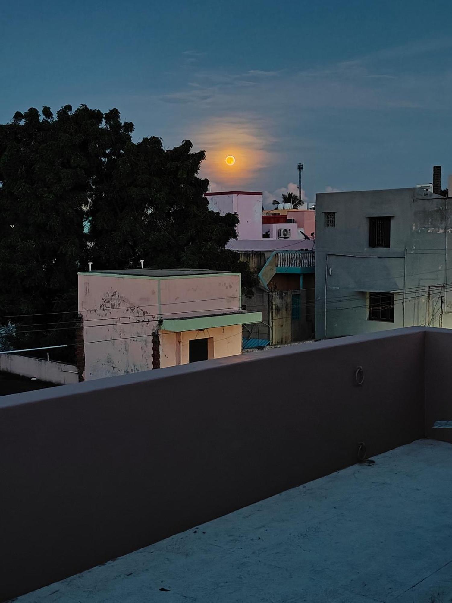 Guru Krupa Home Stay Tiruvannāmalai Buitenkant foto