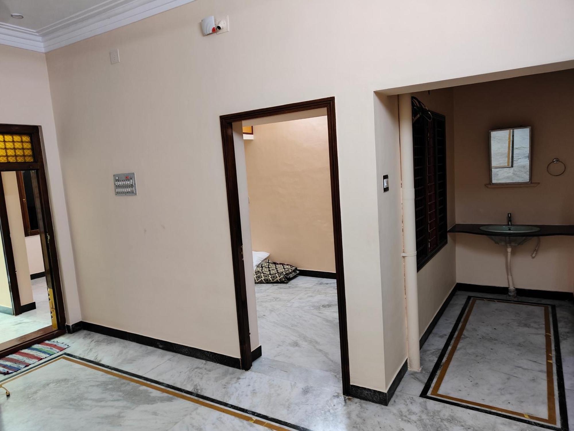 Guru Krupa Home Stay Tiruvannāmalai Buitenkant foto