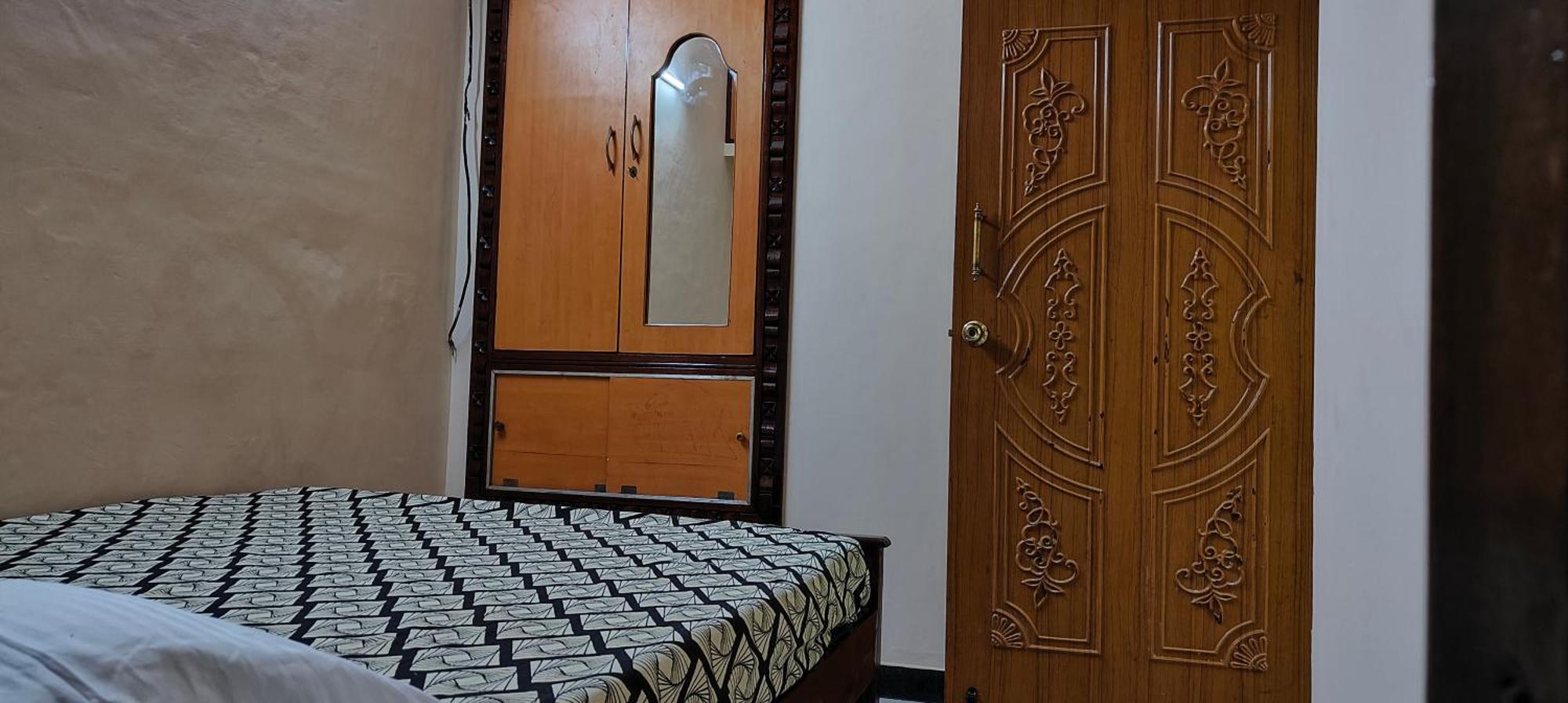 Guru Krupa Home Stay Tiruvannāmalai Buitenkant foto
