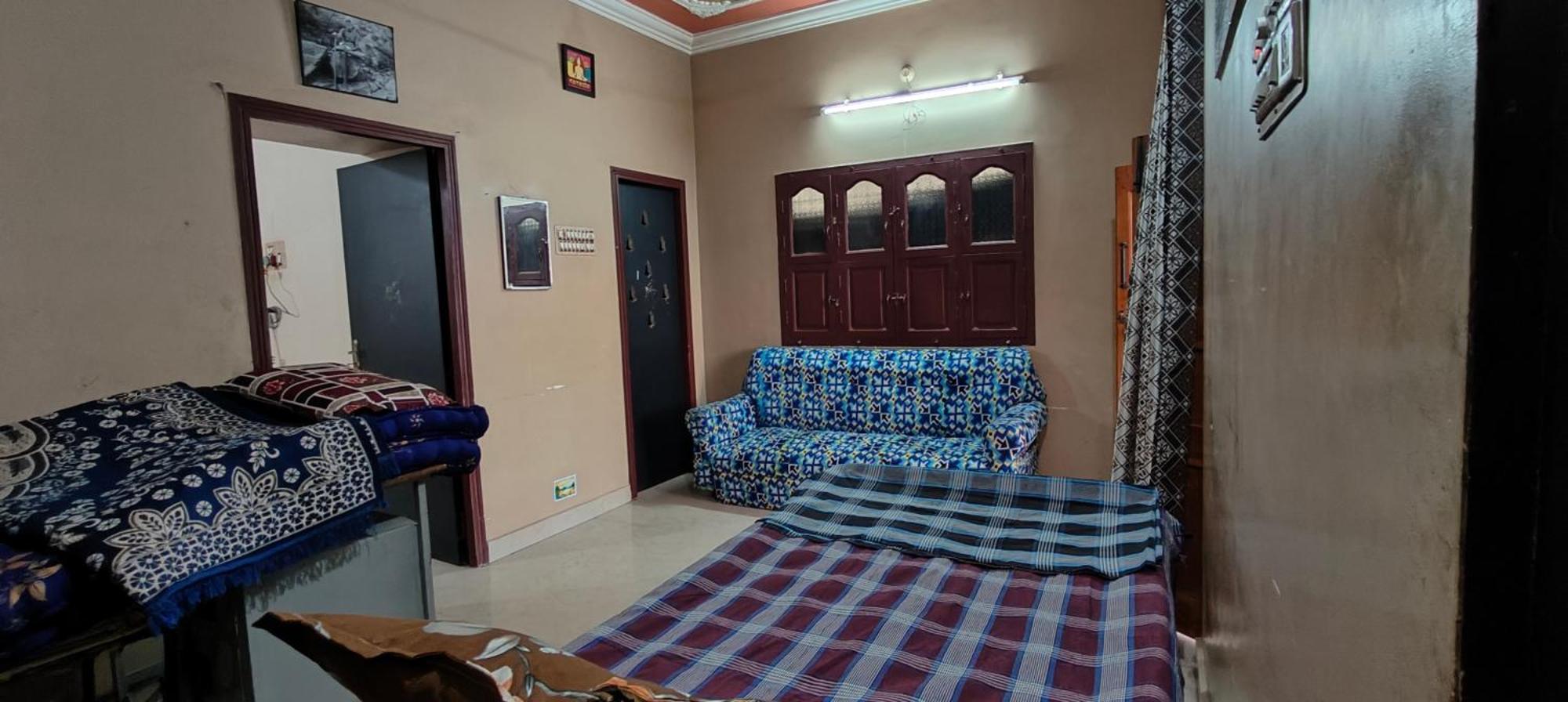 Guru Krupa Home Stay Tiruvannāmalai Buitenkant foto